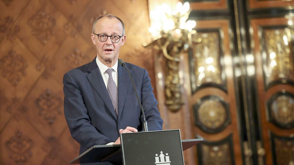 Davos, Brüssel, Rom - und nun Hamburg: Kanzler Merz ist der Gastgeber des Nordsee-Gipfels. Foto: Christian Charisius