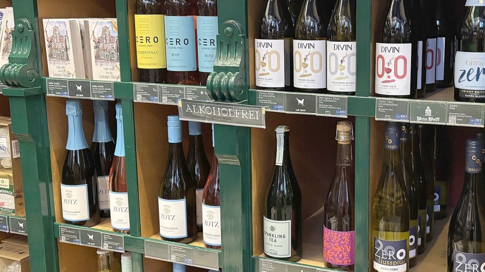 Das Angebot der alkoholfreien Wein-Alternativen wird immer größer. „Wein Wolff“ hat 2026 daher noch einmal sieben neue Weine ins Sortiment aufgenommen. Foto: Leona Spindler