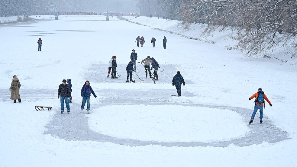 Die schönen Seiten des Winters: Schlittschuhlaufen in Leipzig. Foto: David Hammersen
