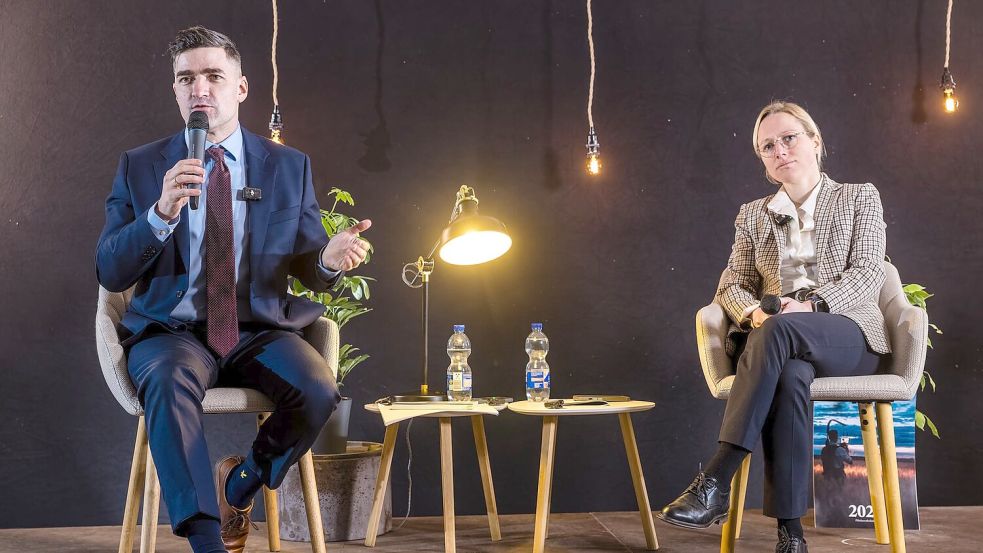 Sellner und AfD-Politikerin Lena Kotré diskutieren über sogenannte Remigration. Kotré machte vorab Werbung für das Treffen in Brandenburg. (Archivbild) Foto: Frank Hammerschmidt