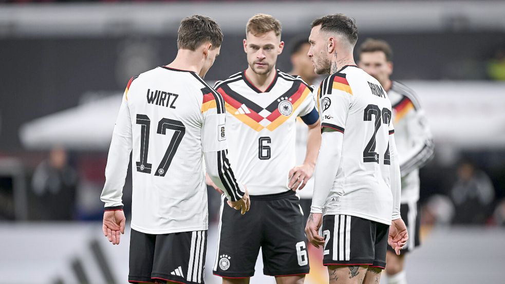 Die wollen nur spielen: Die deutschen Nationalspieler Florian Wirtz, Kapitän Joshua Kimmich und David Raum (von li.) freuen sich auf die WM in Juni. Foto: IMAGO/Ulmer/Teamfoto