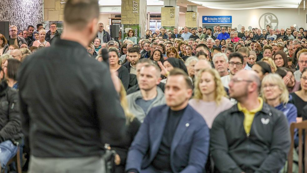 Der Rechtsanwalt Daniel Kuhlmann hat nach dem Gelsenkirchener Sparkassen-Einbruch nach eigenen Angaben erste Klagen gegen die Bank eingereicht. Foto: Christoph Reichwein
