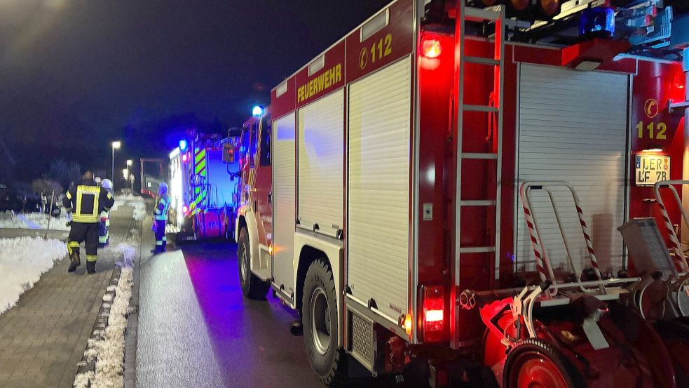 Die Feuerwehr ist aktuell in der Denkmalstraße in Leer im Einsatz. Foto: Carsten Ammermann