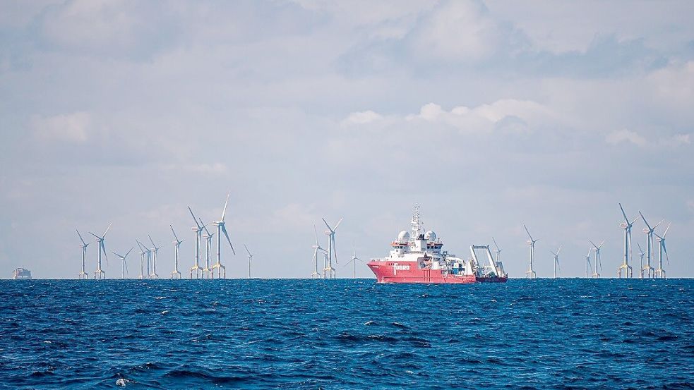 Blick auf die Fugro Discovery, die auf der Fläche N-6.8 im Auftrag des BSH die geophysikalische Vorerkundung durchgeführt hat. Foto: BSH/Marcel Ruhnau