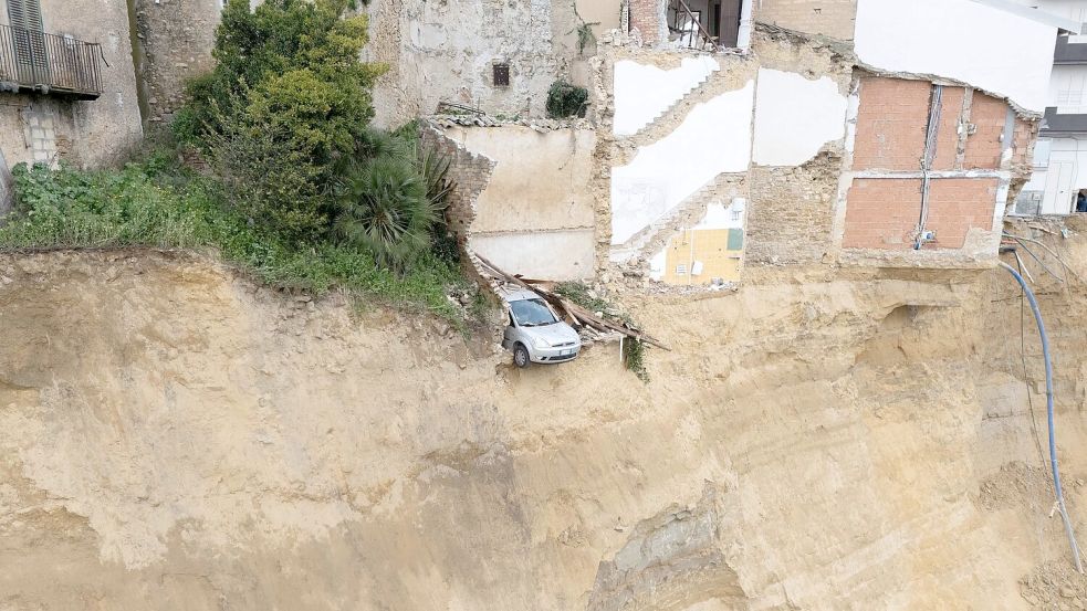 Viele Bewohner stehen vor den Scherben ihrer Existenz. Foto: Andrea Petrelli