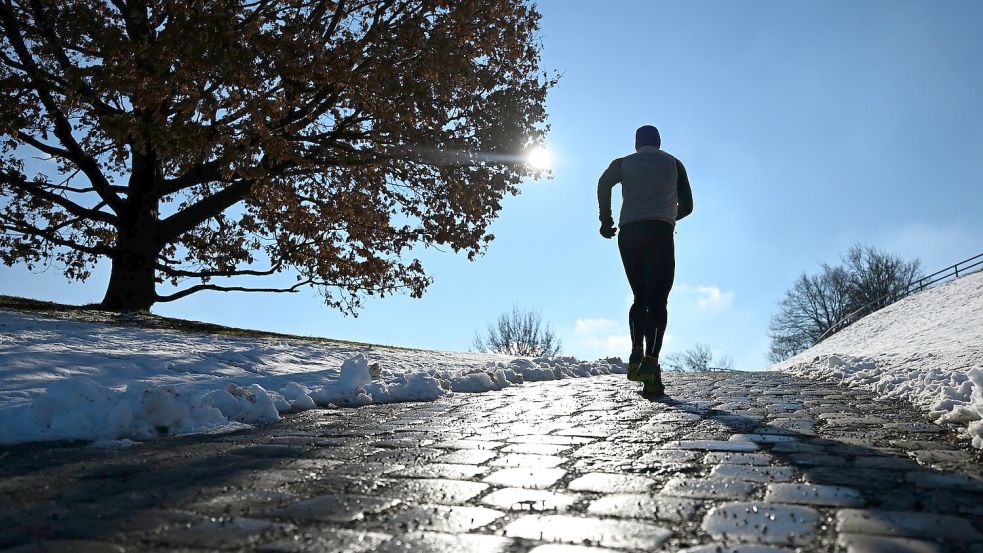 Die Sonne zeigt sich am ehesten an den Alpen. Foto: Sven Hoppe