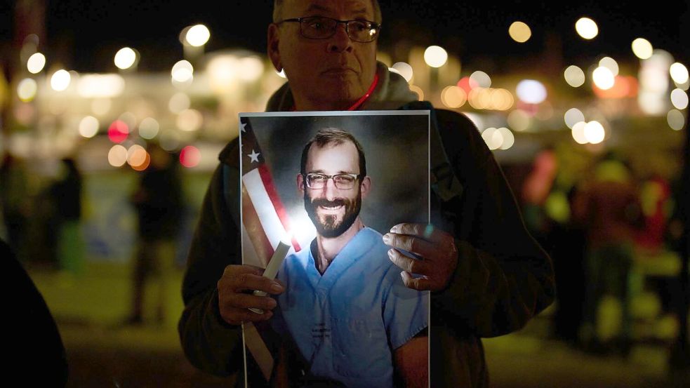 Alex Pretti wurde durch Schüsse von Bundesbeamten getötet. (Archivbild) Foto: John Locher/AP/dpa