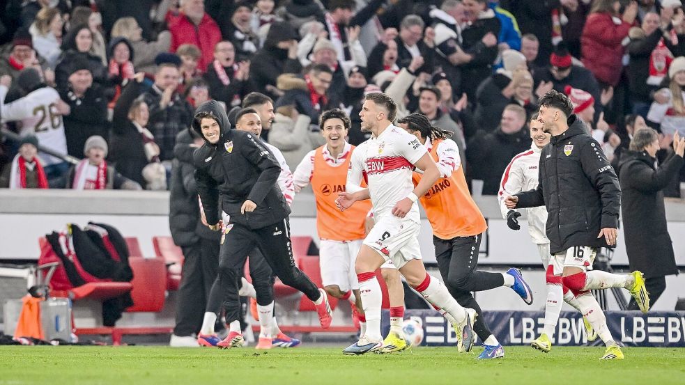 Ermedin Demirovic jubelt nach seinem Tor zum 1:0. Foto: Harry Langer