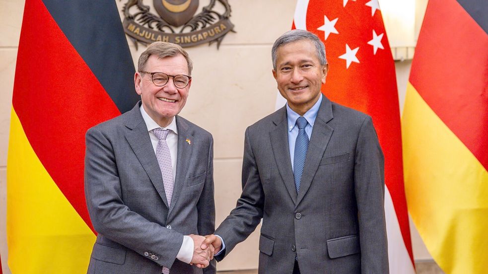Außenminister Johann Wadephul (CDU) besucht zum Auftakt seiner Reise nach Südostasien und in die Pazifikregion den Stadtstaat Singapur. Dort trifft er seinen Amtskollegen Vivian Balakrishnan. Foto: Jens Büttner