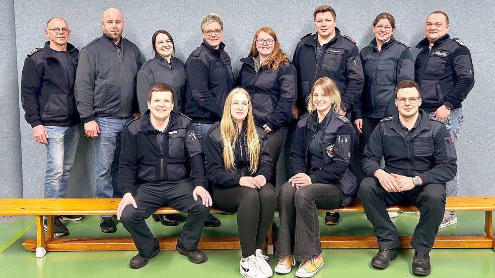 Das künftige Betreuerteam der neuen Kinderfeuerwehr Godensholt. Die Gründung ist beschlossen, derzeit laufen die Vorbereitungen für den Start. Foto: Gemeinde Apen