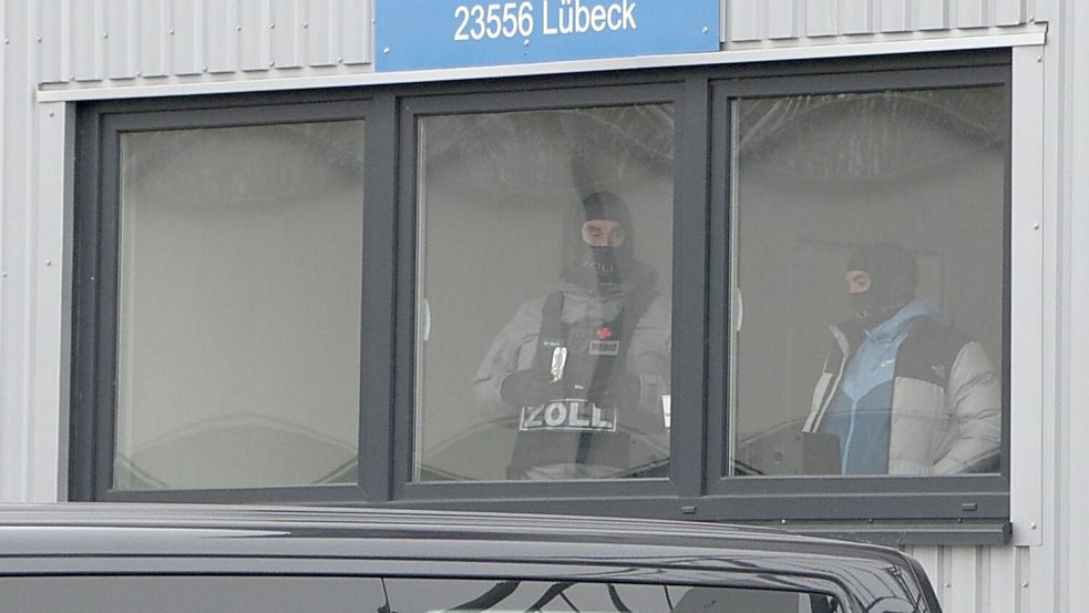 Beamte des Zollkriminalamts hatten am Morgen fünf Männer festgenommen. Foto: News5 / Sebastian Peters/NEWS5/d