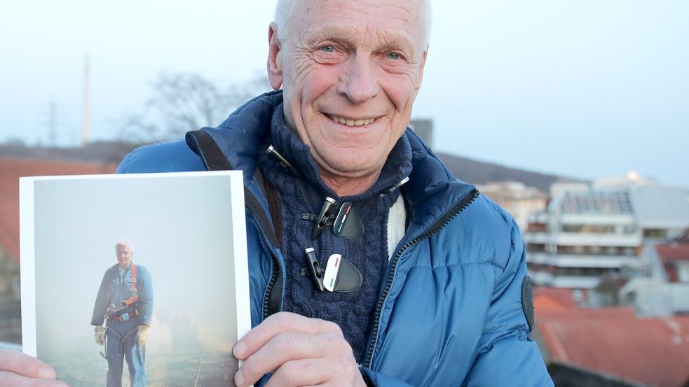 Walter Witt war 35 Jahre lang Industrieschornsteinmaurer - auch auf und im Kamin des Ibbenbürener Kraftwerks hat er zig Mal gearbeitet. Foto: Linda Braunschweig