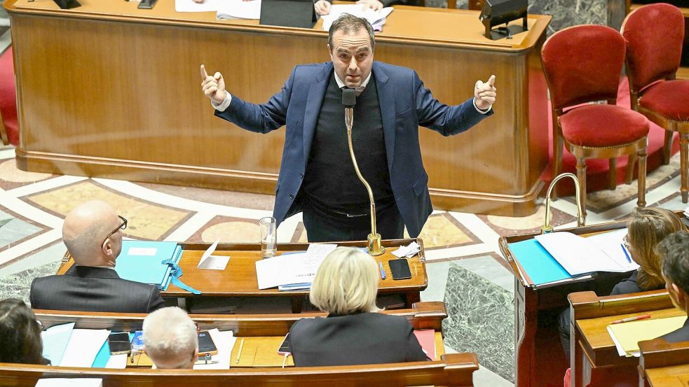 Der französische Premierminister Sébastien Lecornu hatte den Haushalt ohne Endabstimmung durch die Nationalversammlung gedrückt. Foto: Bertrand Guay/AFP/dpa