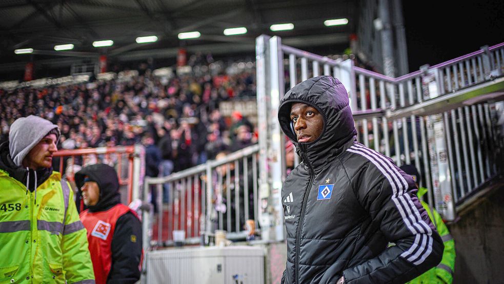 Der Hamburger Offensivspieler Luc Dompé wurde von seinem Verein mit einer Geldstrafe belegt. Foto: IMAGO/Lobeca