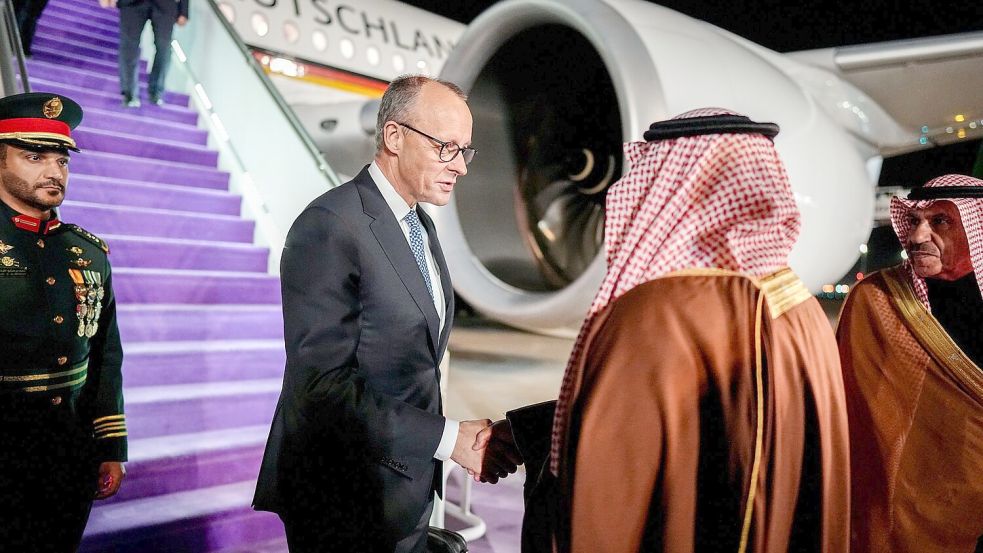 Erste Station der Kanzler-Reise durch die Golfregion ist Saudi-Arabien. Foto: Kay Nietfeld/dpa