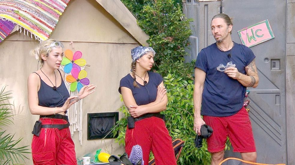 Zwischen Eva (Mitte) und Ariel hatte es in der vierten Folge des Dschungelcamps heftig gekracht. (Archivfoto) Foto: Tag 4/-/