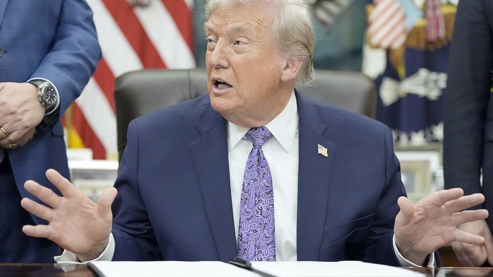 Donald Trump hat nach eigenem Bekunden KI-Software wie ChatGPT noch nicht benutzt. (Archivbild) Foto: Alex Brandon/AP/dpa