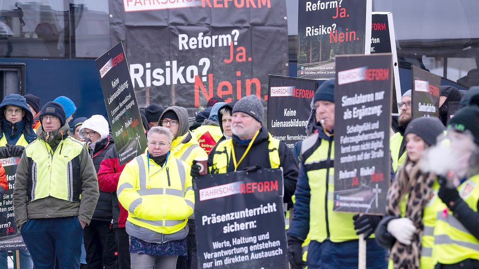 Protest von Fahrlehrern. Foto: Soeren Stache