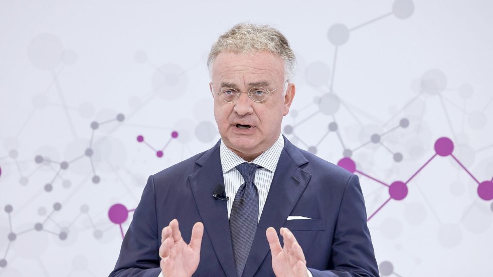 Das Spezialchemieunternehmen Evonik will künftig weniger Dividende an die Aktionärinnen und Aktionäre ausschütten, um mehr Geld für Investitionen und Schuldenabbau zu haben. (Symbolbild) Foto: Oliver Berg