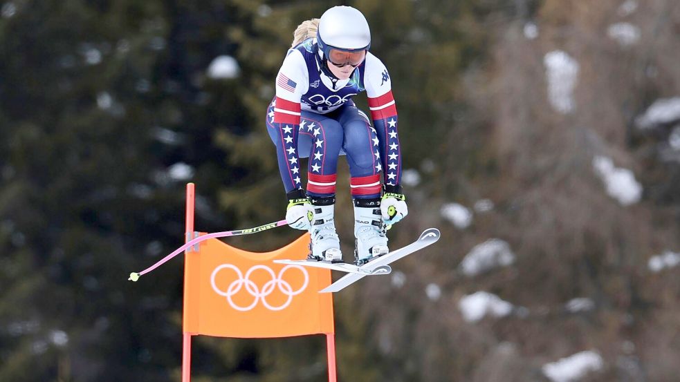 Lindsey Vonn zeigt trotz maladen Knies eine ansprechender Trainingsfahrt in Cortina. Foto: Marco Trovati/AP/dpa