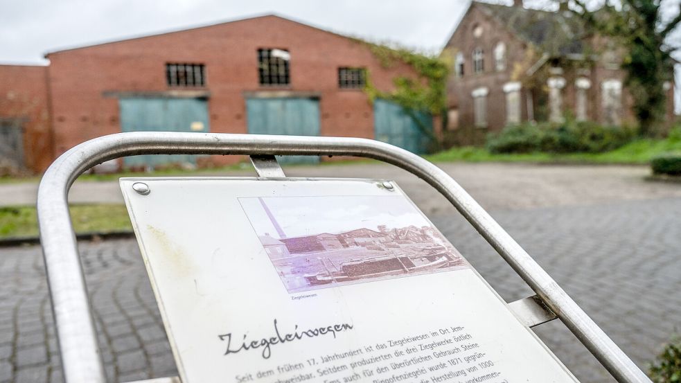 Die Tage der ehemaligen Ziegelei Reins in Jemgum sind gezählt. Hier soll mit der Ziegelstadt ein neues Quartier entstehen. Foto: Archiv/Klaus Ortgies