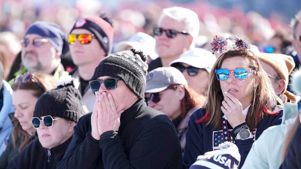 Das Publikum im Zielraum reagierte entsetzt auf den Sturz von Lindsey Vonn. Foto: Andrew Milligan