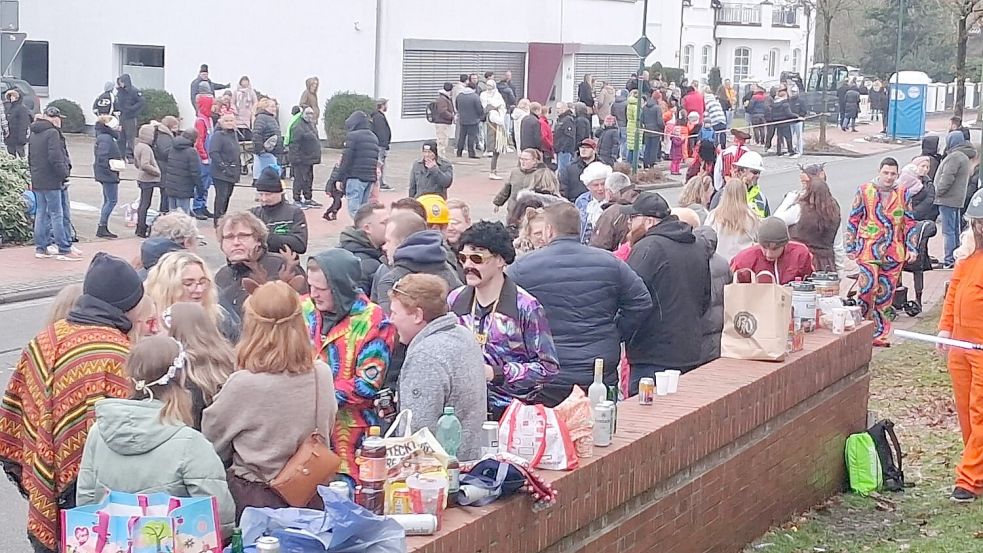 In Ramsloh hat der große Festumzug durch den Ort am Sonntagnachmittag begonnen. Foto: Hans Passmann