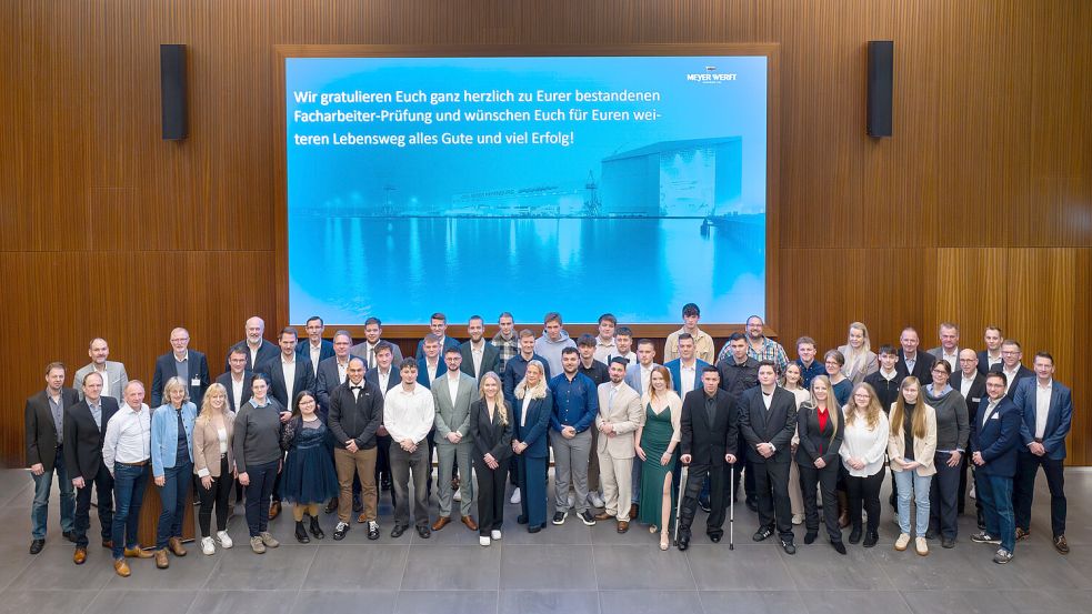 Die neuen Fachkräfte auf der Meyer Werft. Foto: Meyer Werft