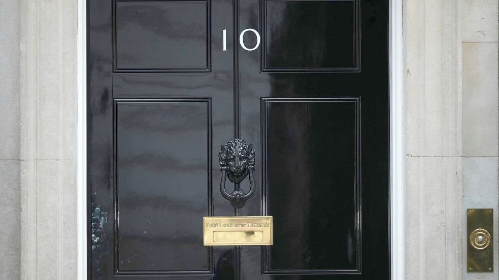 Zwei enge Mitarbeiter des Premiers haben ihren Posten schon geräumt. Foto: Alastair Grant/AP/dpa