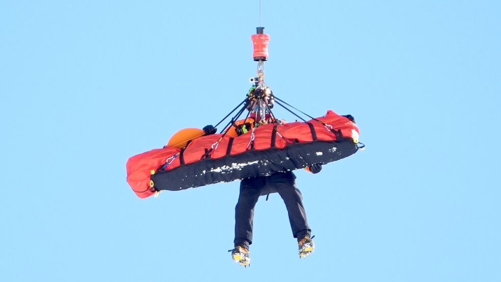 Lindsey Vonn wurde nach ihrem Sturz per Hubschrauber geborgen. Foto: Jacquelyn Martin/AP/dpa