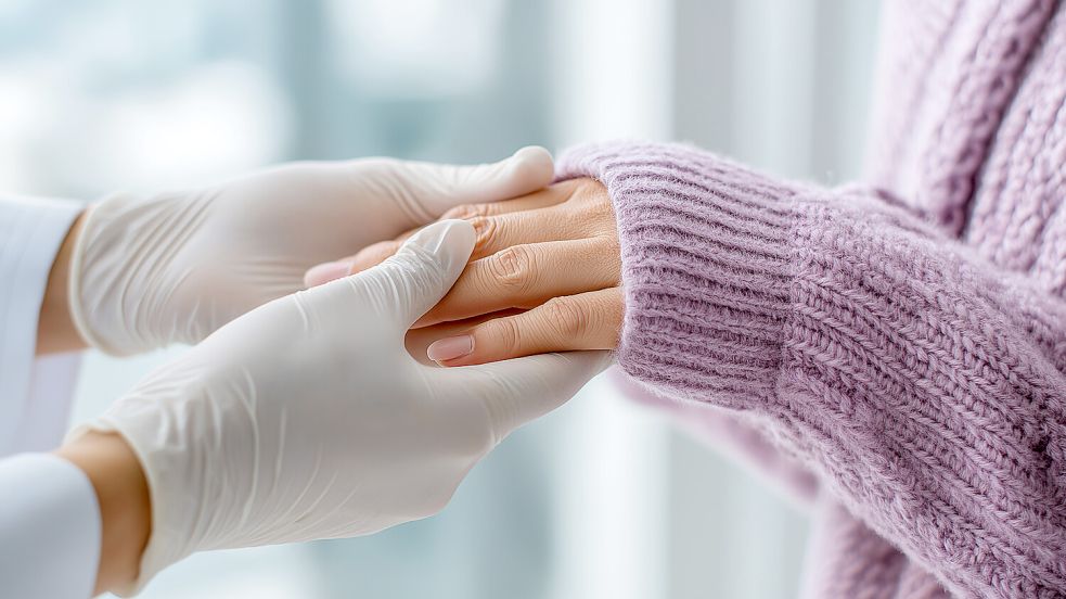 Rund 1500 Patienten sind von der Schließung der Rheumatologie in Lingen betroffen. Für Papenburg gibt es nun aber Hoffnung auf eine Zweigpraxis. Foto: Inspira.K/stock.adobe.com