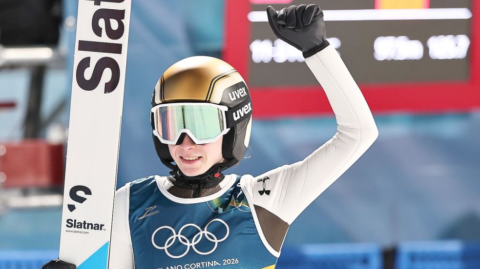 Nika Prevc konnte sich über nach Tränen-Silber über Gold freuen. Foto: Daniel Karmann