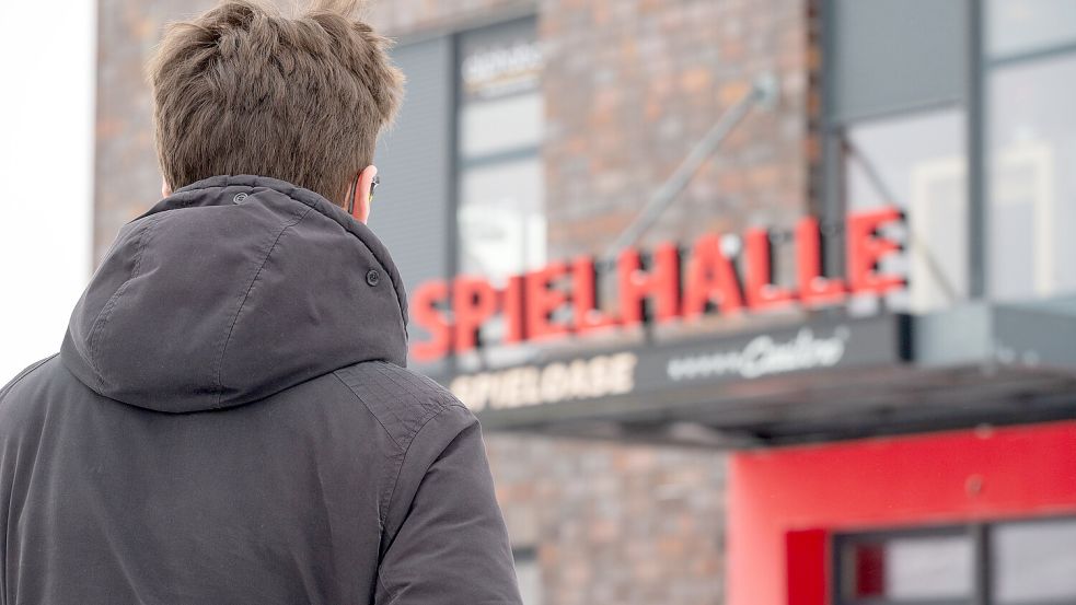 Durch Glücksspiel in Spielhallen besteht großes Suchtpotenzial. Betroffene finden häufig Unterstützung in Selbsthilfegruppen. Foto: Michael Ruff