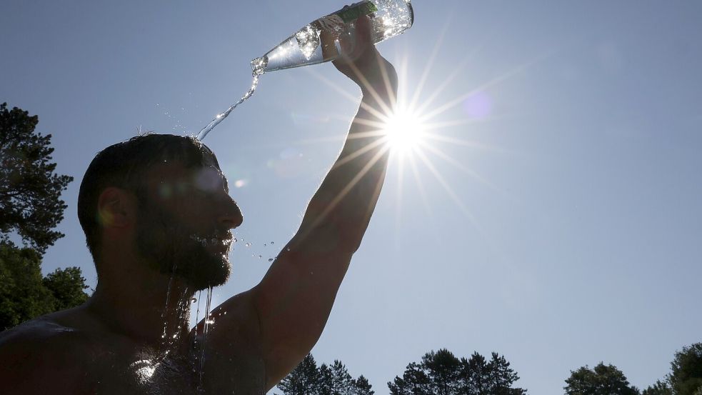 In diesem Sommer in Osnabrück möglich: Sprühnebel in einer Klimaoase, statt Dusche mit Wasserflasche. Foto: dpa/Thomas Warnack