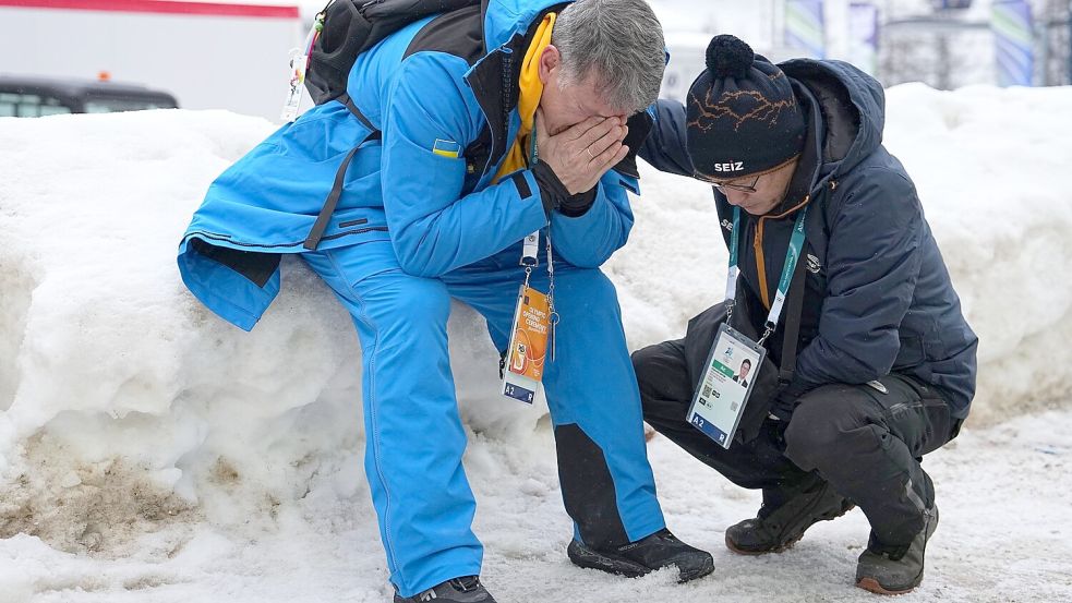 Vater Mychajlo Heraskewytsch (l) zeigte sich über den Ausschluss seines Sohnes erschüttert. Foto: Fatima Shbair/AP/dpa