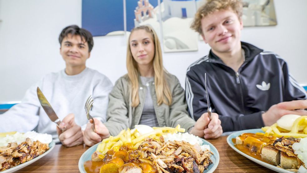 Beliebt auch bei Schülern und Studenten: Der „Taxi-Teller“ ist im Trend. Foto: Christoph Reichwein