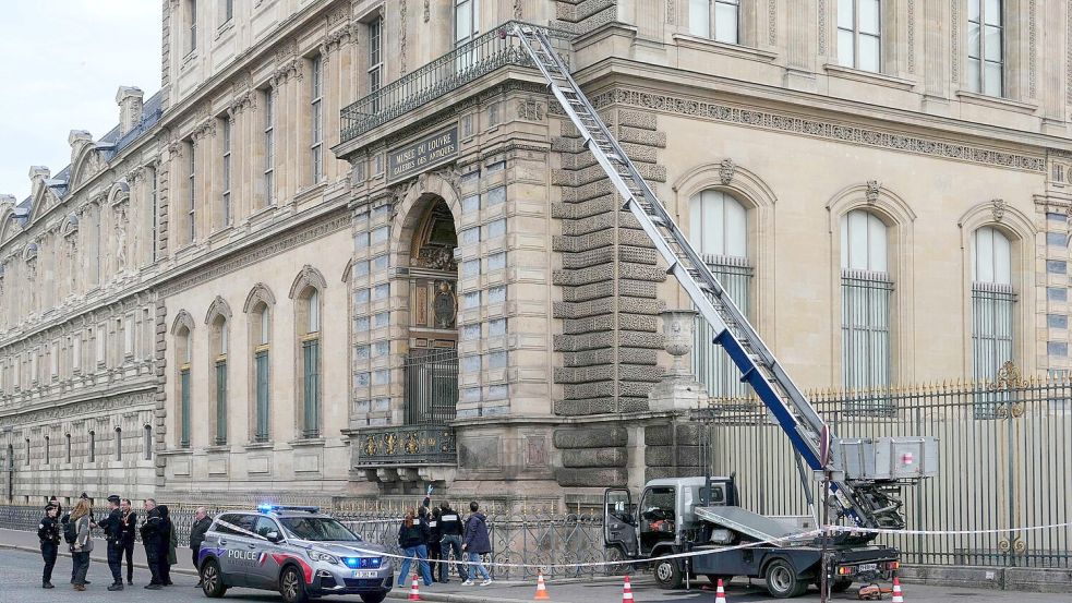 Schon der Blitzeinbruch im Oktober bescherte dem Louvre Negativschlagzeilen. (Archivbild) Foto: Dimitar Dilkoff/AFP/dpa