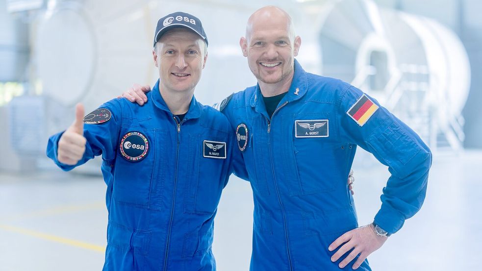 Alexander Gerst (r) aus Baden-Württemberg arbeitete zweimal, der Saarländer Matthias Maurer einmal auf der Internationalen Raumstation ISS. (Archivbild) Foto: Rolf Vennenbernd