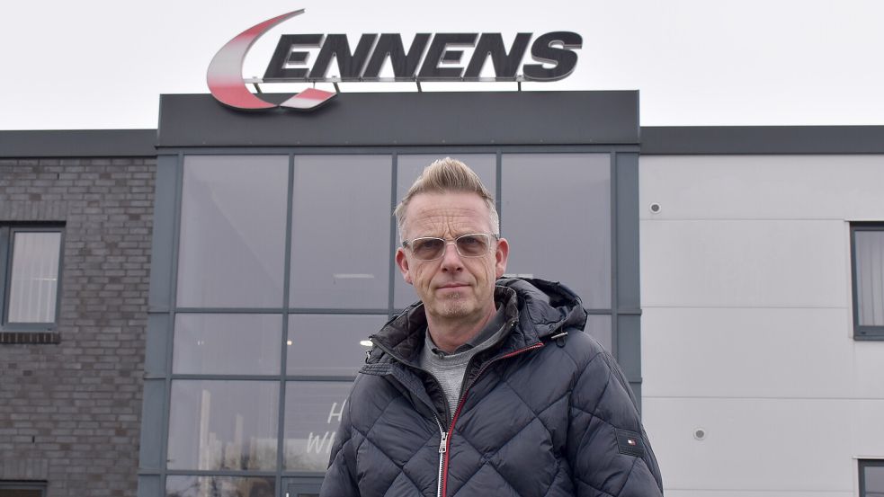 Firmeninhaber Andreas Ennens richtet das Unternehmen im Gewerbegebiet in Ostrhauderfehn neu aus – mit mehreren Partnern. Foto: Henrik Zein