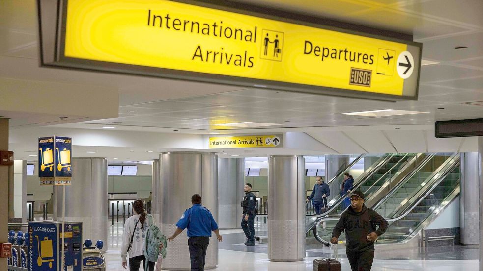 Pläne für verschärfte Einreiseregeln in die USA sorgen aktuell für Verunsicherung. (Symbolbild) Foto: Yuki Iwamura/FR171758 AP/dpa