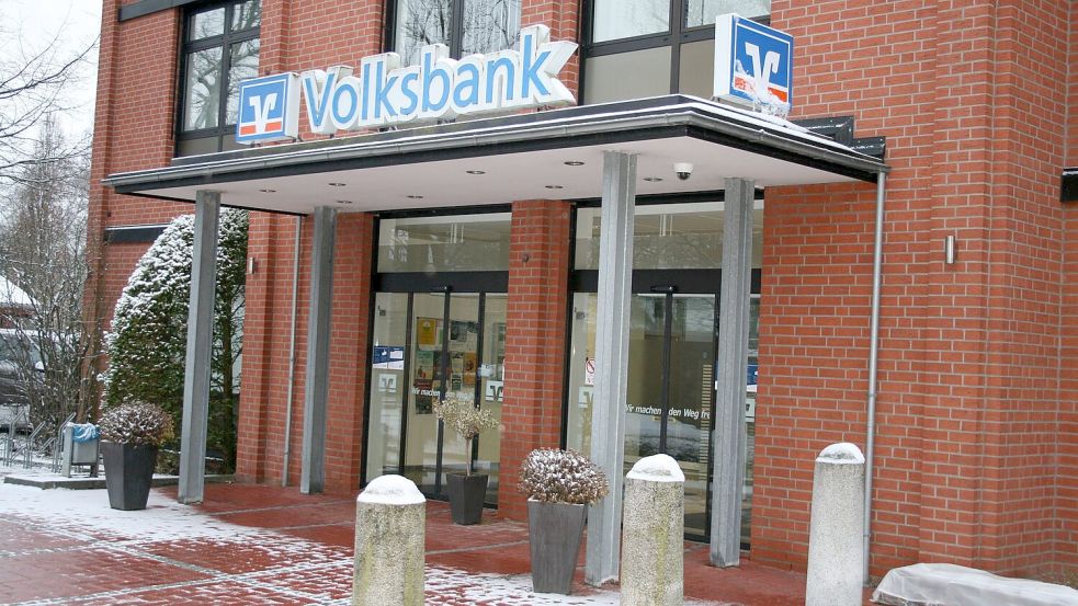 Am Samstag war die Filiale verlassen - nur wenige Kunden suchten verzweifelt nach Informationen. Foto: Kai Moorschlatt/dpa