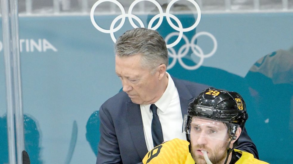 Lange Gesichter bei Bundestrainer Harold Kreis und Kapitän Leon Draisaitl Foto: Peter Kneffel