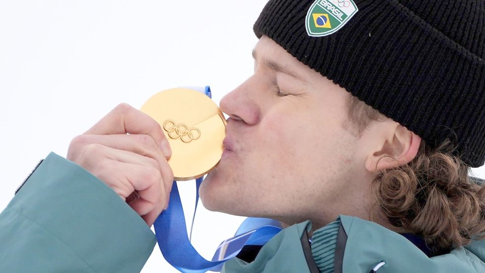 Lucas Pinheiro Braathen schreibt beim Riesenslalom Olympia-Geschichte. Foto: Rebecca Blackwell/AP/dpa