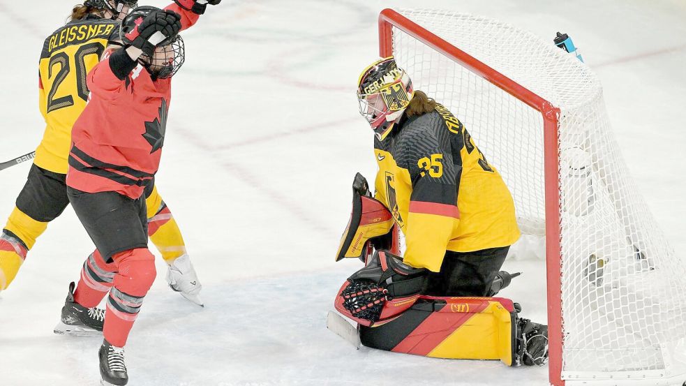 Torhüterin Sandra Abstreiter patzte zweimal Foto: Peter Kneffel