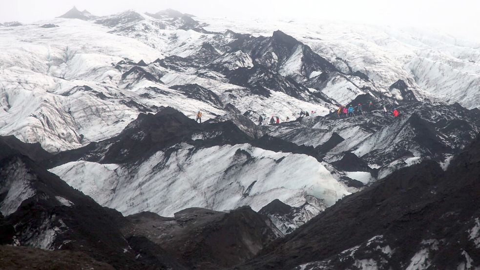 Für die Gletscher ist das wachsende Besucherinteresse ein zweischneidiges Schwert (Archivbild) Foto: Manuel Meyer