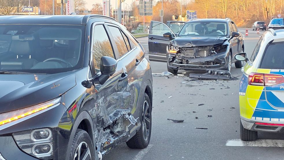 Im Kreuzungsbereich Nüttermoorer Straße/Heisfelder Straße kam es zu einem Unfall. Foto: Bodo Wolters