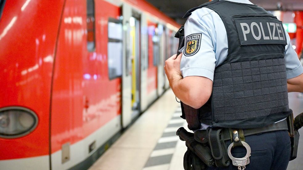 Die Sicherheit an Bahnhöfen und in Zügen bleibt ein vieldiskutiertes Thema. (Symbolbild) Foto: Sven Hoppe