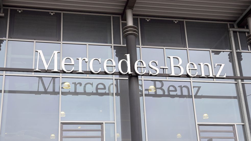 Mercedes-Benz hatte im vergangenem Jahr mit einigen Herausforderungen zu kämpfen. Nun muss der Autobauer auf eine neue Strategie setzen. Foto: IMAGO/snowfieldphotography