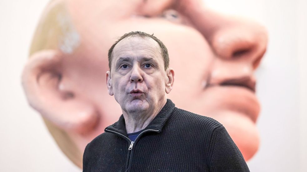 Wegen seiner Putin-Darstellungen wird der Karnevalswagenbauer Jacques Tilly in Russland strafrechtlich verfolgt. (Archivbild) Foto: Oliver Berg