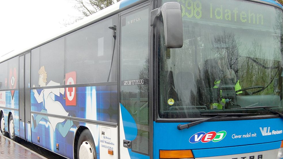 Am Montagmorgen kam es teilweise zu großen Verspätungen im Busverkehr. Die Linie 698 von Idafehn zum Schulzentrum Rhauderfehn konnte zu Schulbeginn gar nicht fahren. Foto: Archiv/Günter Radtke
